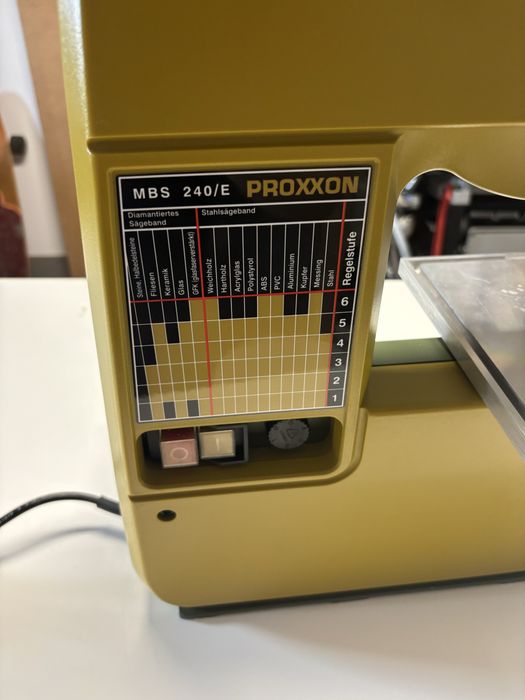 Pilarka taśmowa, Proxxon MBS 240/E.