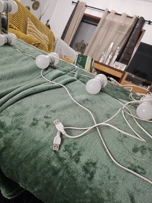 Espelho com lâmpadas