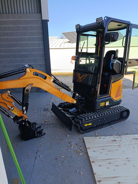 Mini Giratória Nova