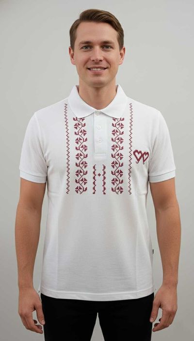 Polo branco com o bordado a Ponto Cruz estampado