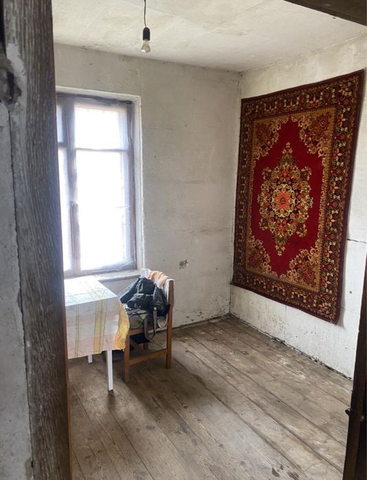 Дачна ділянка з будинком