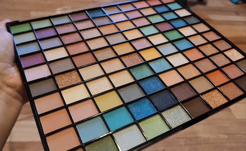 Paleta 100 cieni Selected by Superdrug Express yourself