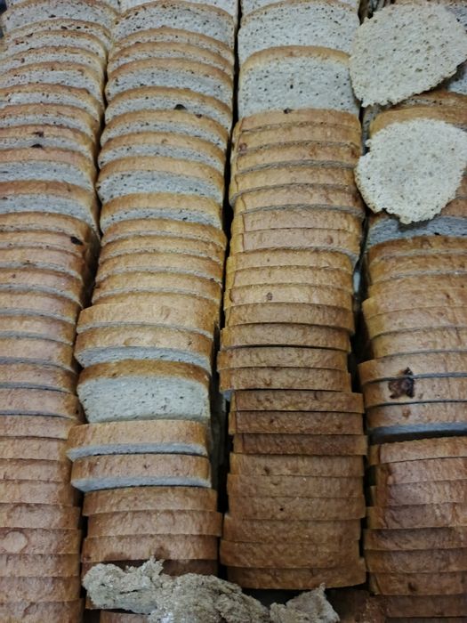 Suchy chleb dla zwierząt TONA