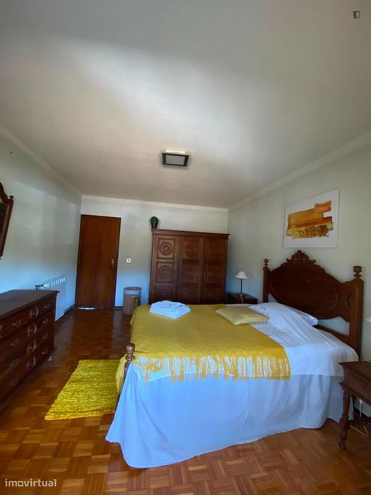 Quarto - localizado em Guarda