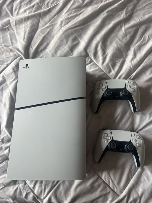 Playstation 5 - Nova com Caixa 2 comandos