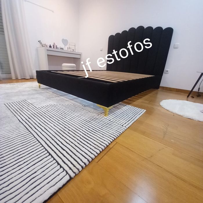 Camas estofadas fábrica