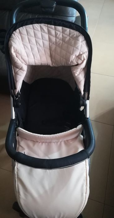 Carrinho de bebé trio( alcofa, ovo, cadeira)