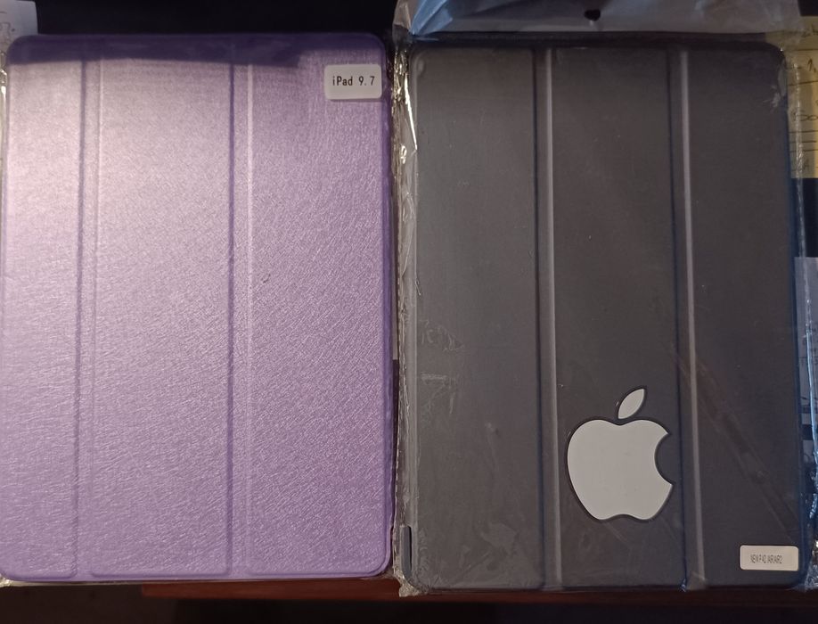 2 capas Smart para iPad 9,7", 1 película vidro e 3 películas