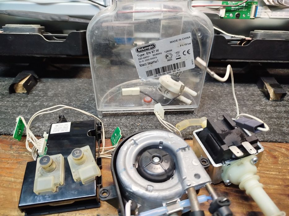 Máquina de café delonghi en97w para peças