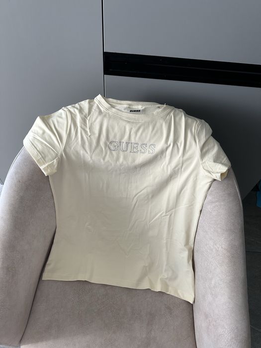 Костюм GUESS в трендовому кольорі