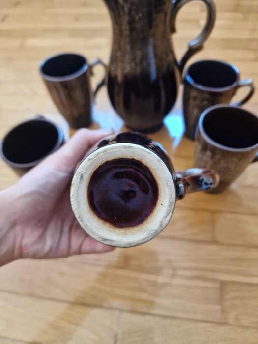 Conjunto jarro e canecas