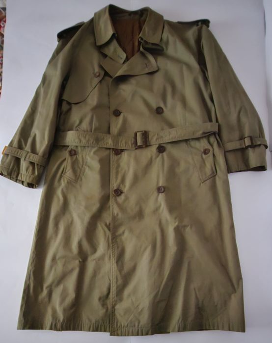 Gabardina verde azeitona da marca Gentlemann