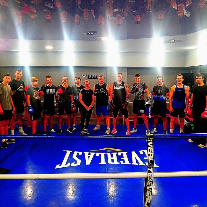 Бокс. Кікбоксинг. Харків. Тренування в групах. Для дорослих та дітей.