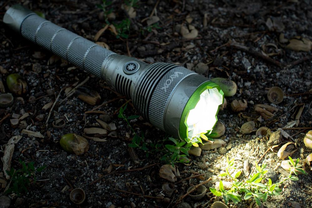 LATARKA LED taktyczna akumulator wodoodporna 10000 lm ZOOM taktyczna