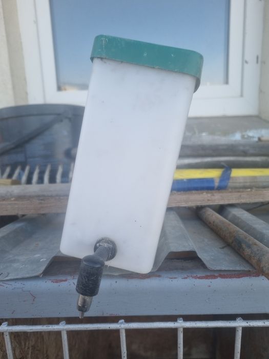 Poidło dla królika 1l