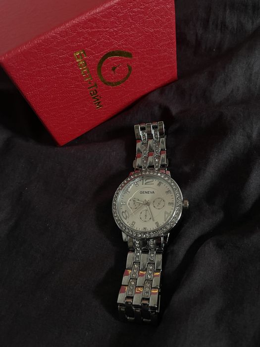 Годинник жіночий