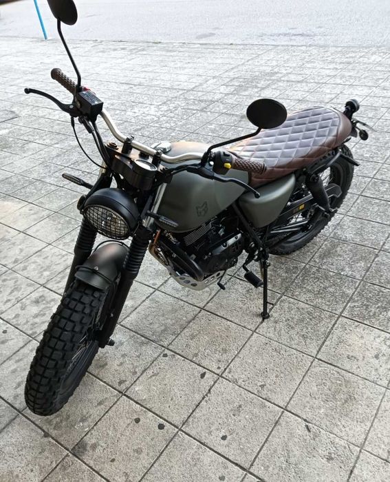 Mutt Hilts 125 como nova