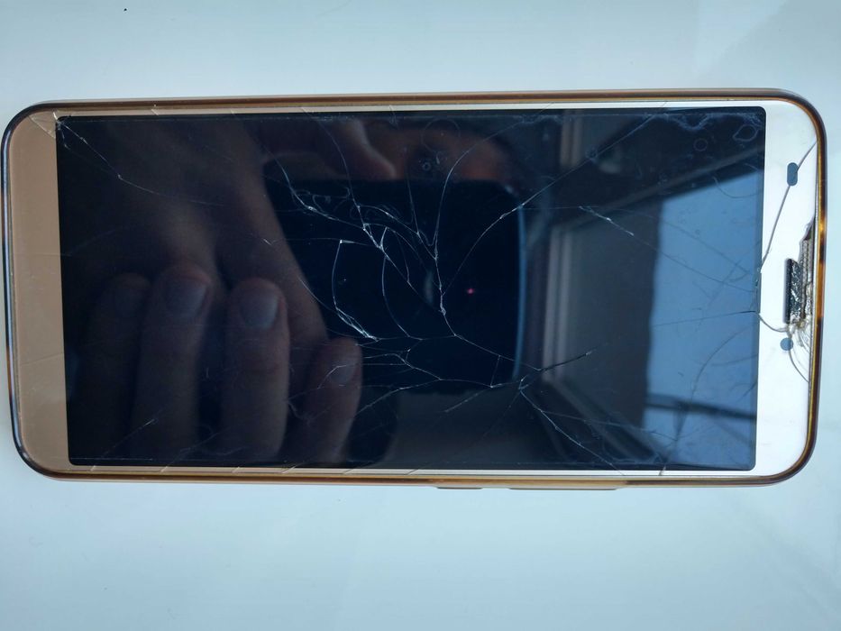 Смартфон blackview 6s (битий)