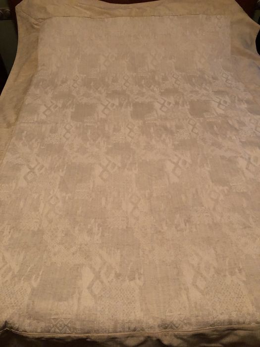 Бежевое покрывало