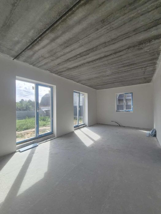 Продам дуплекс на Таращанському