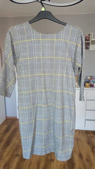 Sukienka w kratkę rozm.M