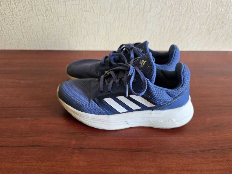 Кросівки для бігу Adidas Galaxy 5, 38 р.
