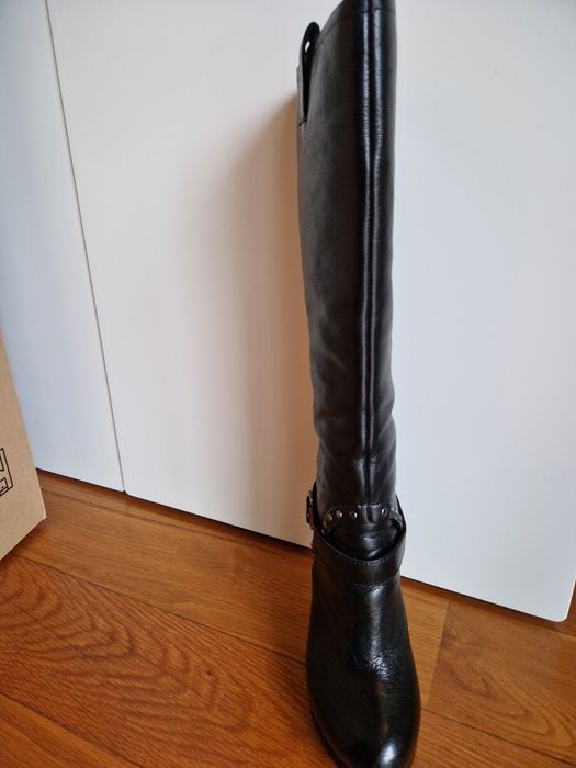 Botas salto em pele genuína