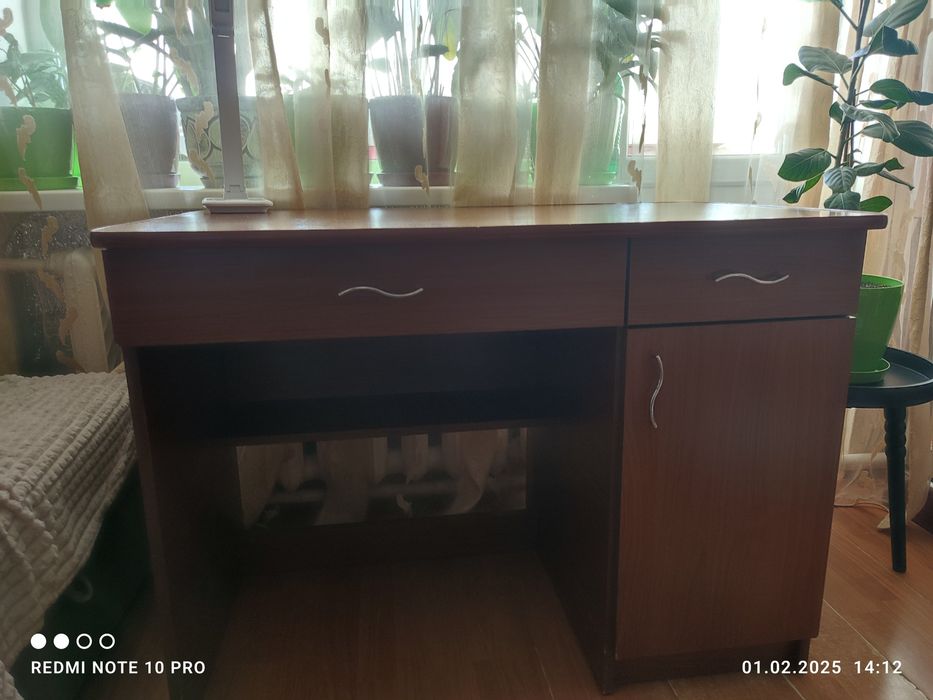 Продам письмовий стіл