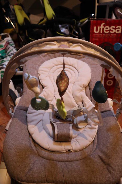 Espreguiçadeira Bebé Chicco com Arco de Brinquedos (1 por 25€ | 2 por 40€)