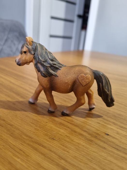 Kucyk schleich figurka