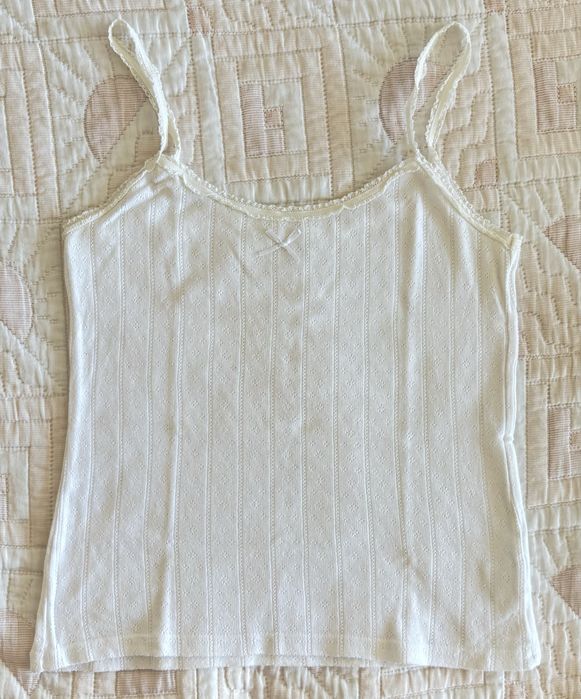 Tops interiores brancos