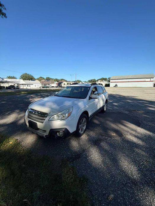 Subaru Outback Limited      2013