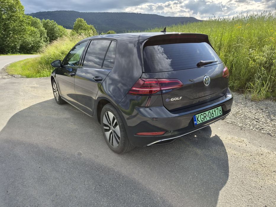 Volkswagen E-golf 136km