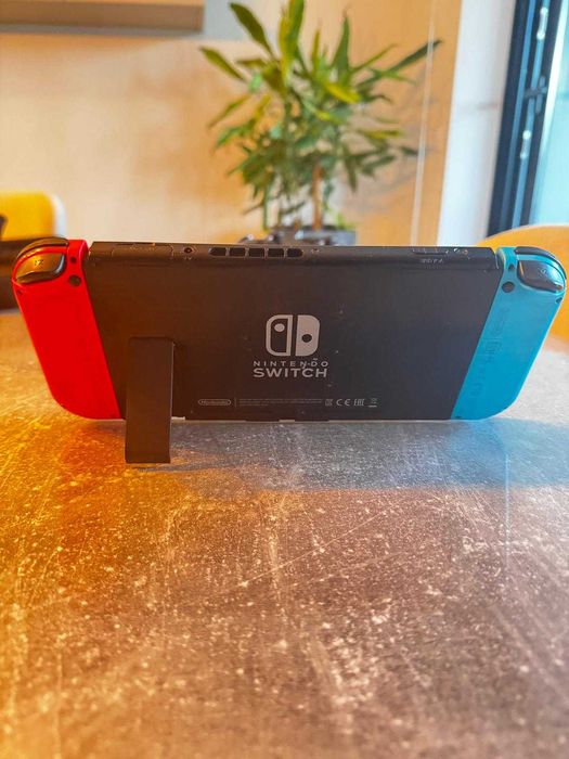 Nintendo Switch + Wireless Controller + Fifa 23 + Mario Kart64552031450497121