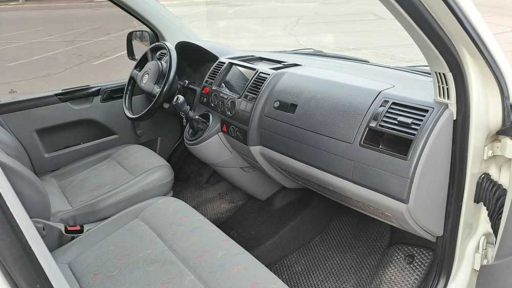 Volkswagen  T5 2008 1.9TDI