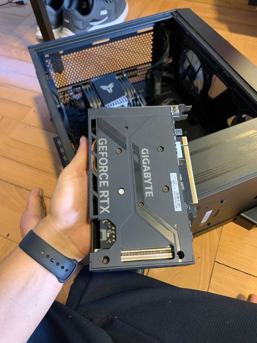 GIGABYTE NVIDIA RTX 4060 Graphics Card, 8GB (Semi-New)64751075288961124