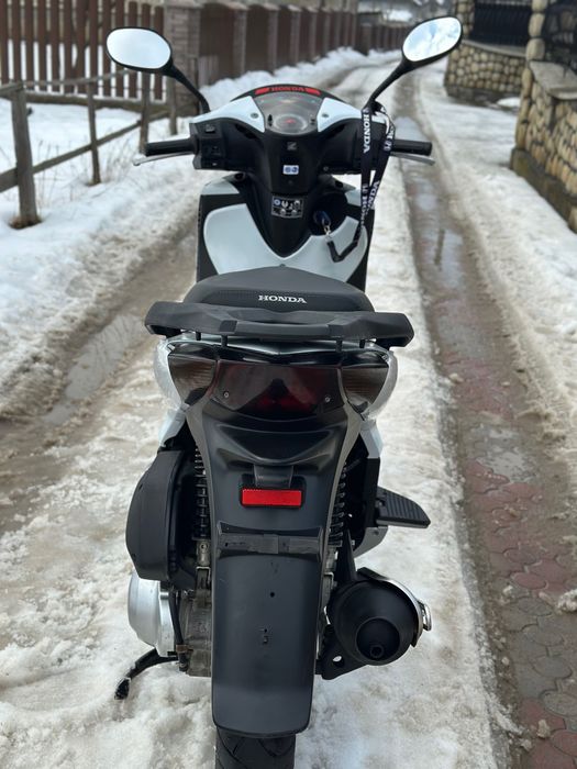 Скутер Honda sh 150