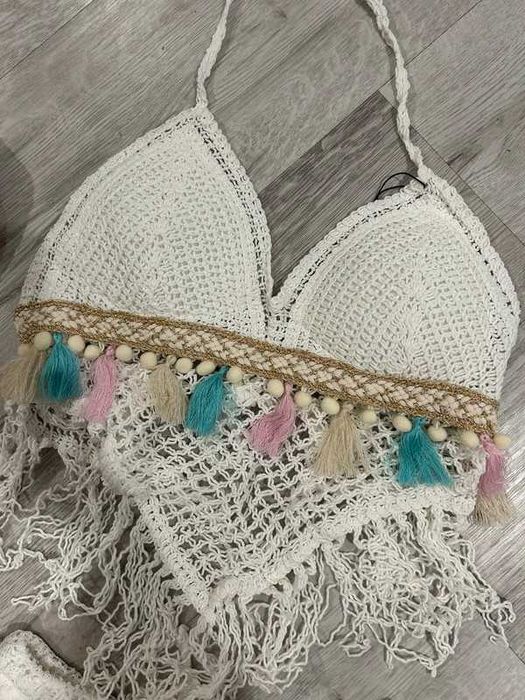 Komplet ażurowy na plażę haftowany