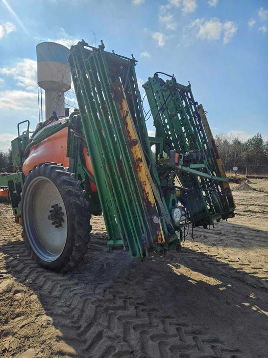 Обприскувач причіпний  Amazone-UX 3200