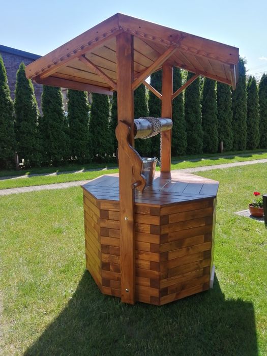 Drewniane zabudowy studni