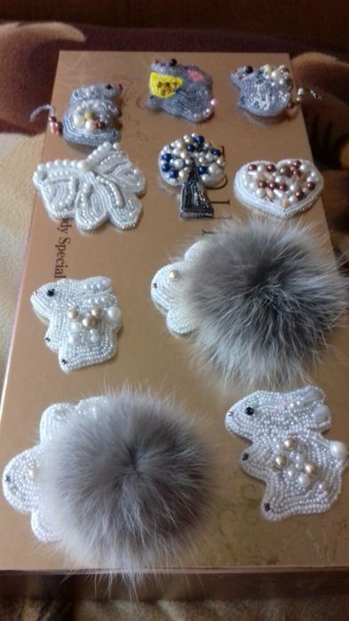 Продам брошь из бисера