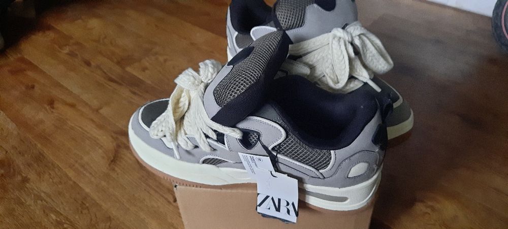 Młodzieżowe Buty Zara 43