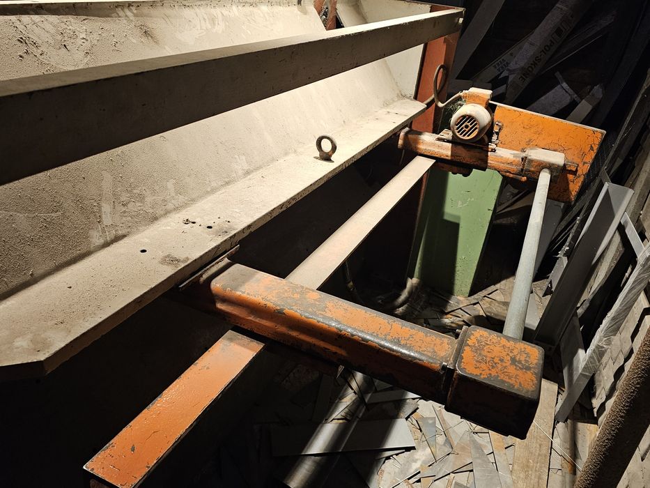 Nożyce  gilotynowe gilotyna do blachy Strojarne  Piesok