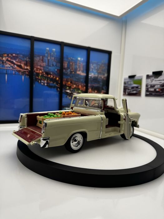 Chevrolet Pickup  3100 мастшаб 1:18