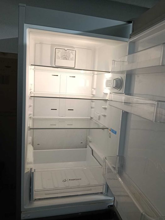 Frigofrifico Frigorifico XIT8 T2E X - Indesit - Avariado