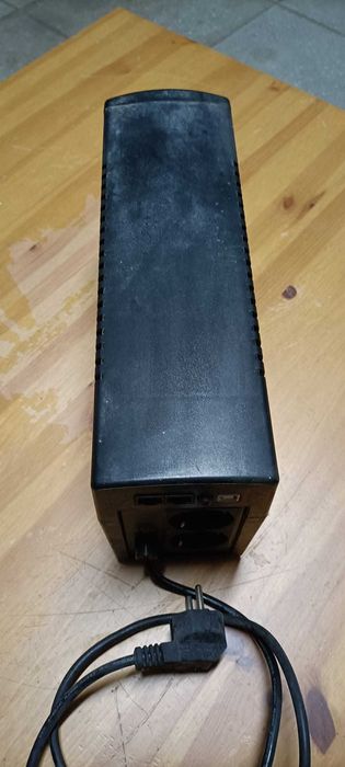 Selling UPS: Phasak Basic 600 VA and SMART UPS EUROTECH64283863057665120