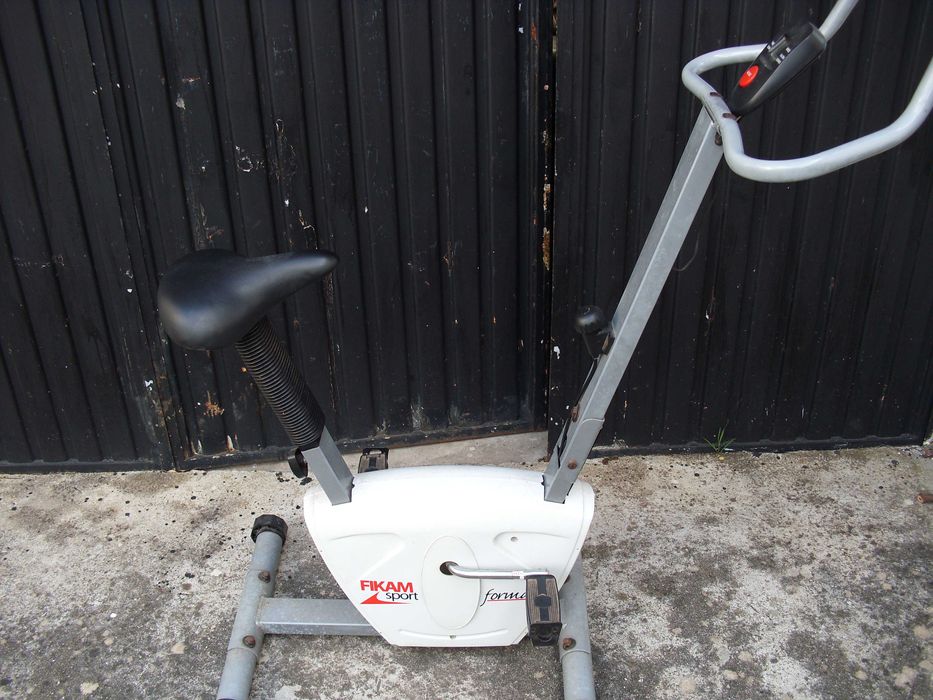 Para desocupar espaço vendo  bicicleta estatica