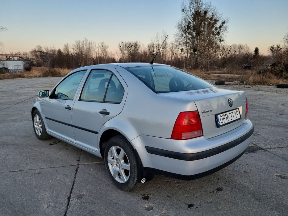 Volkswagen Bora 1.6 benzyna 2000r