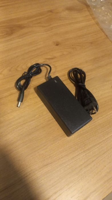 Charger carregador femea de trotinete novo