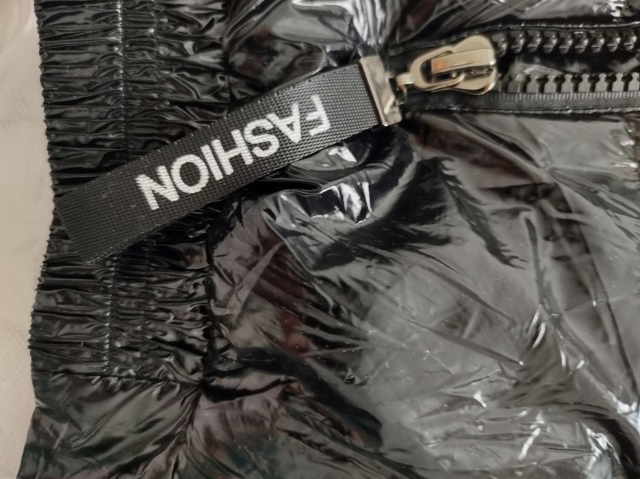 Hit Nowość kurtka z kodem nabłyszczana